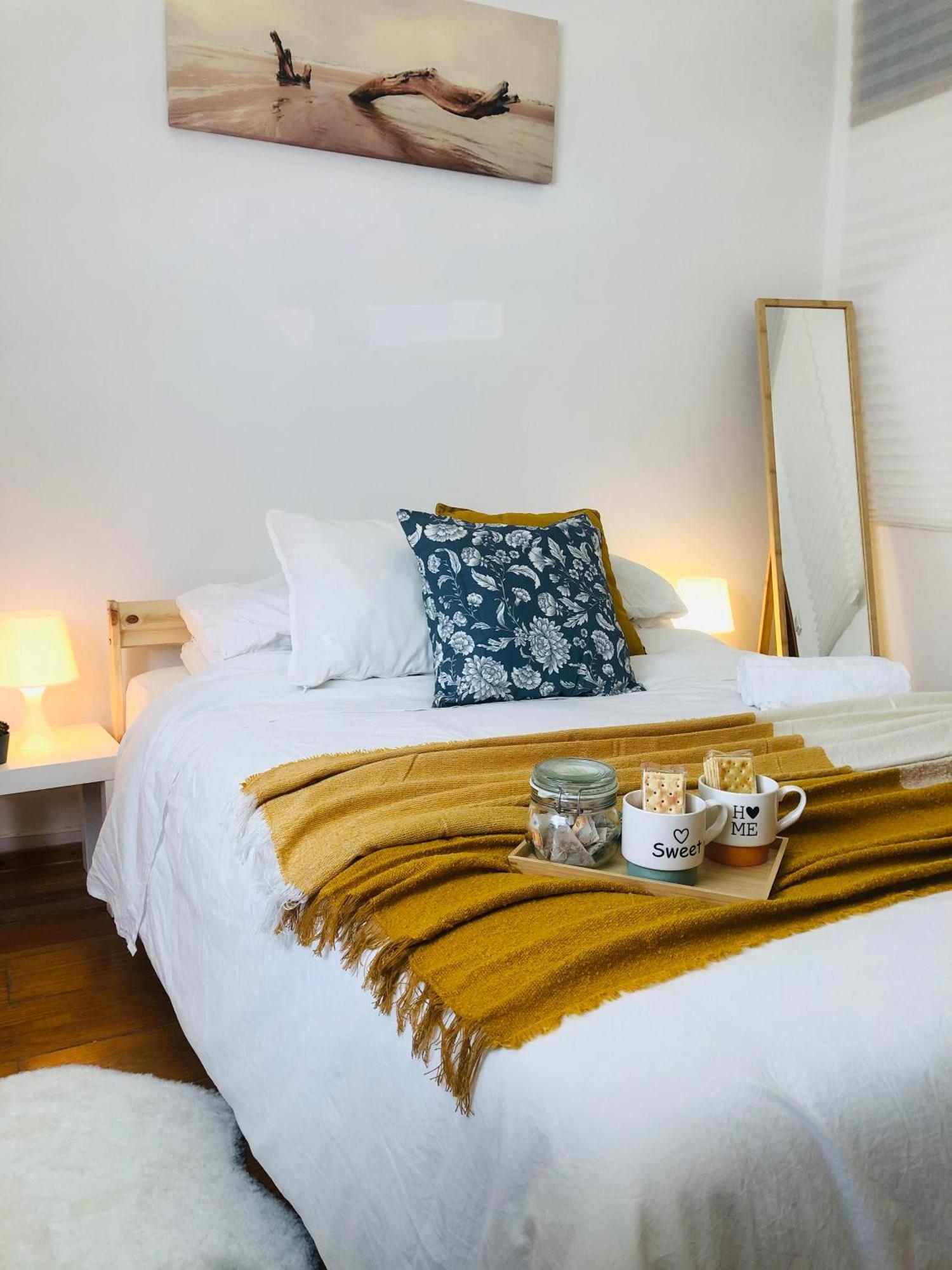 Quarto Com Vista Do Rio Tejo Hotel Lisbon Exterior photo